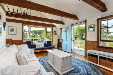 007-Living_Room-4446498-medium