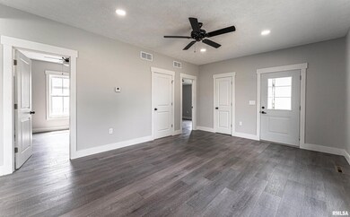 302 Willard Ave, Lincoln, IL 62656 - photo 4