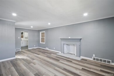 10366 Roxbury St, Detroit, MI 48224 - photo 2