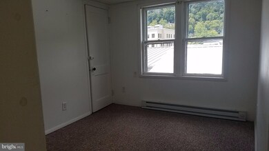 45 S Green St unit 1, Berkeley Springs, WV 25411 - photo 3