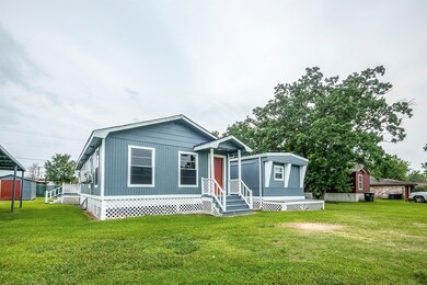 917 Dyche Ln, Alvin, TX 77511 - photo 2