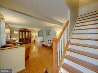 8726 Cardinal Forest Cir, Laurel, MD 20723 - photo 7