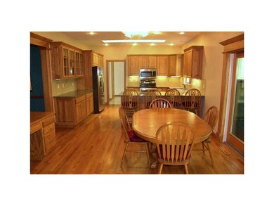 Kitchen. NEW Granite Counter Tops, NEW Backsplash,