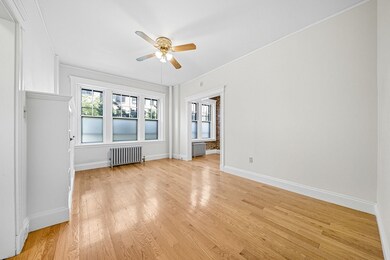 4 Crawford St unit 4, Cambridge, MA 02139 - photo 2