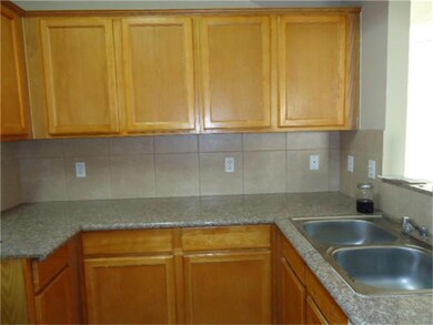 6938 Paris St unit B, Houston, TX 77021 - photo 3