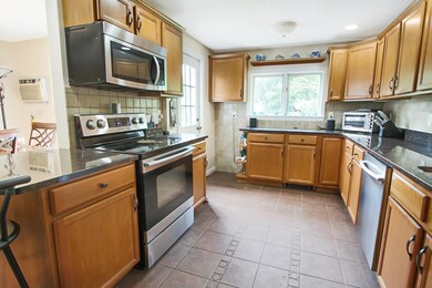 60 Dale Rd unit A, Hooksett, NH 03106 - photo 2