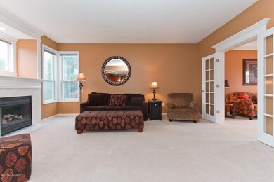 010 family room - IMG_3848