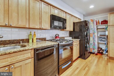 7512 Spring Lake Dr unit A, Bethesda, MD 20817 - photo 4