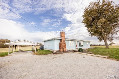 17512 Boulder Rd, Shattuc, IL 62231 - photo 2