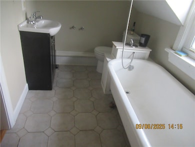 64 Fairfield Ave, Woonsocket, RI 02895 - photo 4