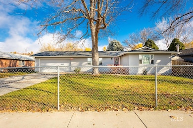 840 W Kinghorn Dr, Nampa, ID 83651 - photo 3