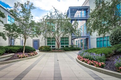06 - 60 East Spring Street-6.jpg