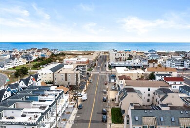 04-127_Hiering_Avenue-4