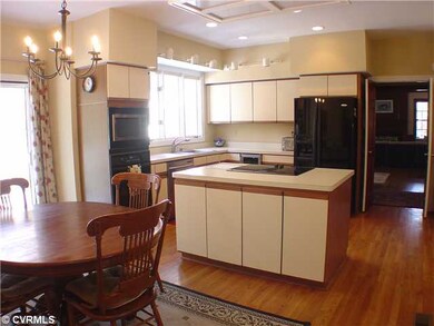 Kitchen - Kitchen has newer appliances and door to
