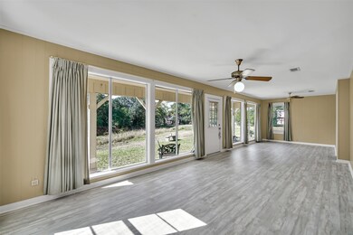 922 Hamilton St, Waller, TX 77484 - photo 7