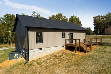 599 Hutchins Bend Rd, Sparta, TN 38583 - photo 7