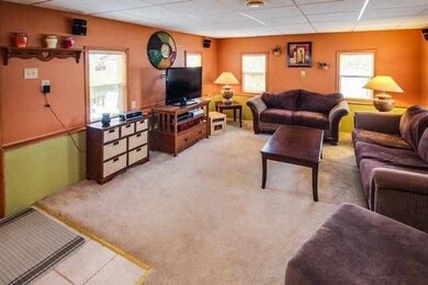 1310 W 35th St, Davenport, IA 52806 - photo 2