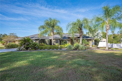 8741 Mount Royal Ln, Lakeland, FL 33809 - photo 3