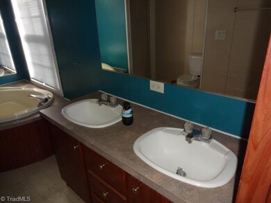 5965 Union Grove Church Rd, Seagrove, NC 27341 - photo 6