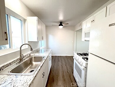 212 E 8th St unit C, Upland, CA 91786 - photo 3