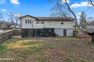 812 Crest Forest Rd, Knoxville, TN 37923 - photo 6