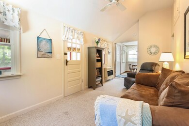 004-Living_Room-4280292-large