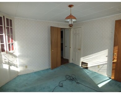 12 Exeter St, West Springfield, MA 01089 - photo 5