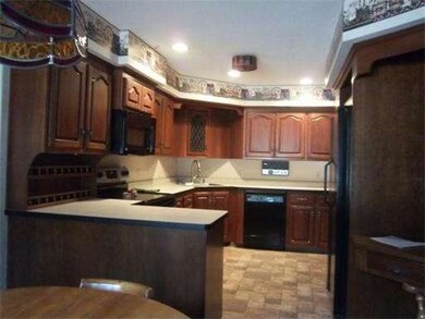 7 Christine Dr, Westport, MA 02790 - photo 2