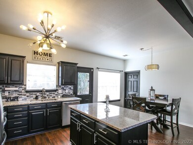 215 W Durham Place, Broken Arrow, OK 74011 - photo 7