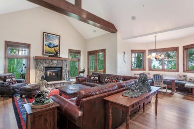 732 Forest Trail-large-004-19-Great Room