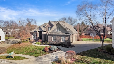 10523 Hollowood Ct, Fishers, IN 46038 - photo 2