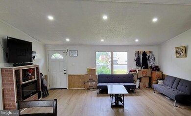 437 Sarah Anne Dr, Lothian, MD 20711 - photo 3