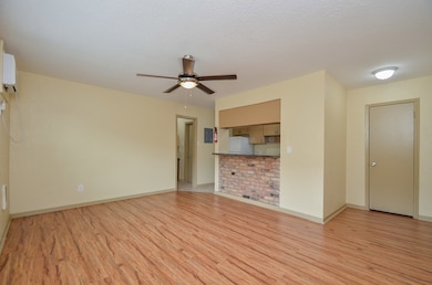 1419 Hawthorne St unit 15, Houston, TX 77006 - photo 6