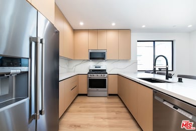 4615 St Charles Place unit 1/2, Los Angeles, CA 90019 - photo 4