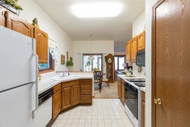 638 W 94th Ct, Crown Point, IN 46307 - photo 7