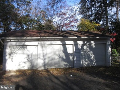 407 W Waverly Rd, Glenside, PA 19038 - photo 3