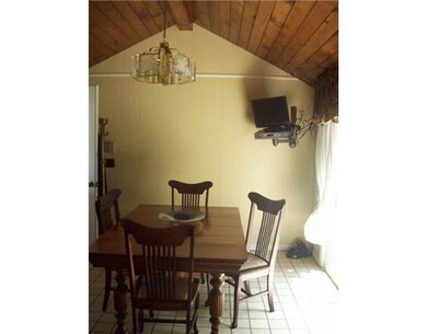 85 Forsynthia Dr, Cranston, RI 02920 - photo 5