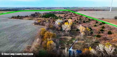 E E 30th St S, Wellington, KS 67152 - photo 2