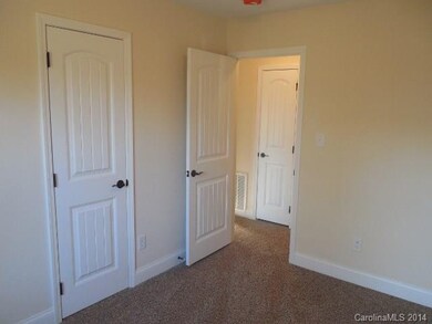 110 Roger Dr, Statesville, NC 28625 - photo 5