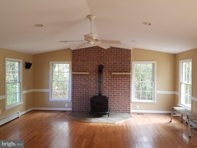 8361 Brock Bridge Rd, Laurel, MD 20724 - photo 3