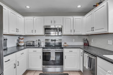 218 W 27th St, Eudora, KS 66025 - photo 7