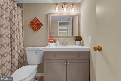 6081 Majors Ln, Columbia, MD 21045 - photo 3