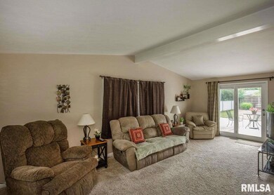 1512 Lakewood Dr, Bettendorf, IA 52722 - photo 5