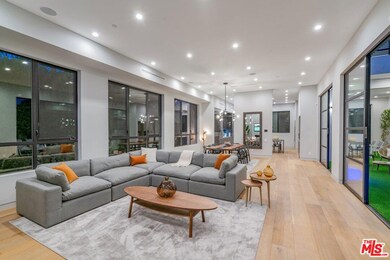 346 N Kings Rd, Los Angeles, CA 90048 - photo 3