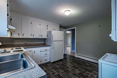 122 Burnell Dr, Yarmouth, ME 04096 - photo 3