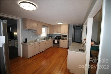 200 Donna Ave, Gastonia, NC 28052 - photo 2