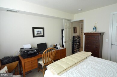 9733 Winery Ct, Gaithersburg, MD 20879 - photo 7