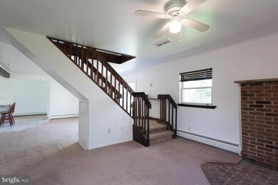 74 Azalea Ln, Levittown, PA 19055 - photo 5