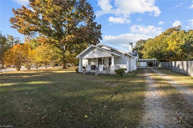 106 Crestwood Cir, High Point, NC 27260 - photo 5