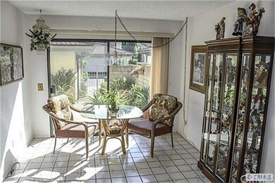 Family or Breakfast Room has Natural Light Through